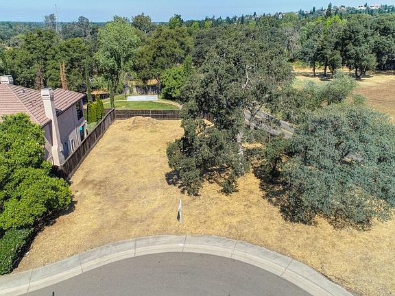 2nd image of 153 Chimney Bluff Ct
