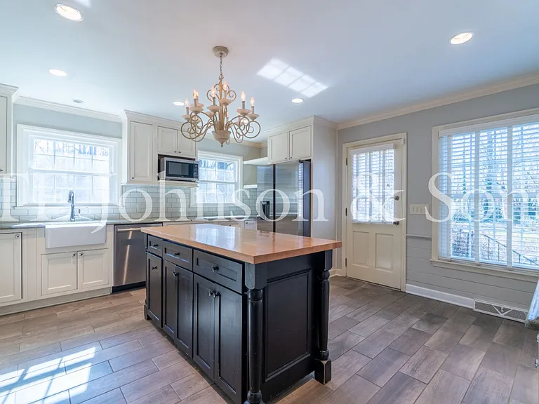 3520 Kirklees Rd — Photo 10