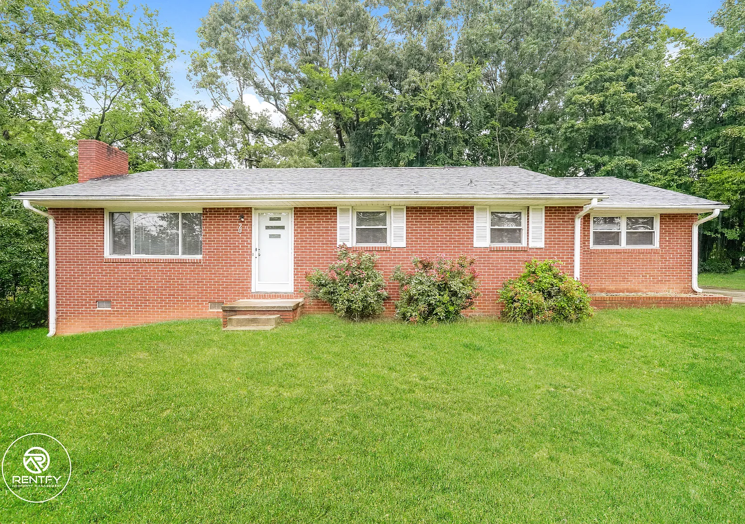 20 Kirkwood St Lexington, NC 27292 — Photo 1
