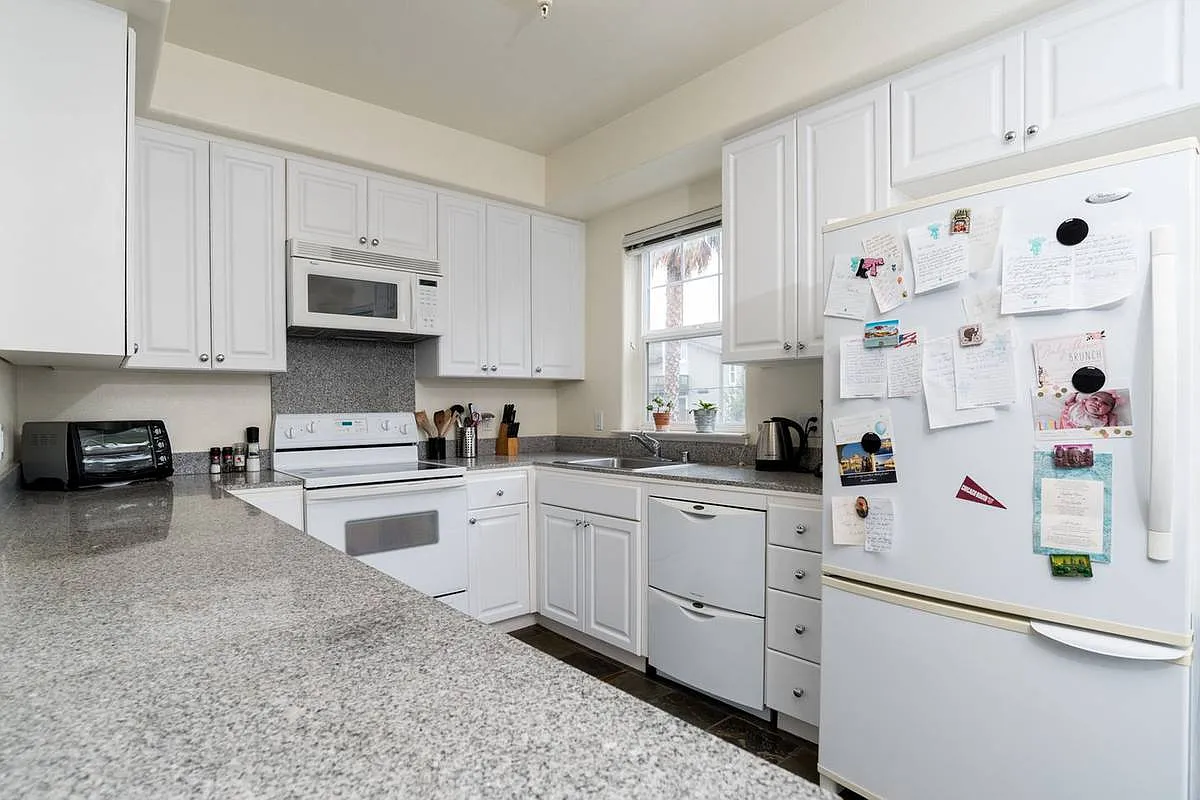 2 bed, 1081 sqft, $4,250 — Photo 4