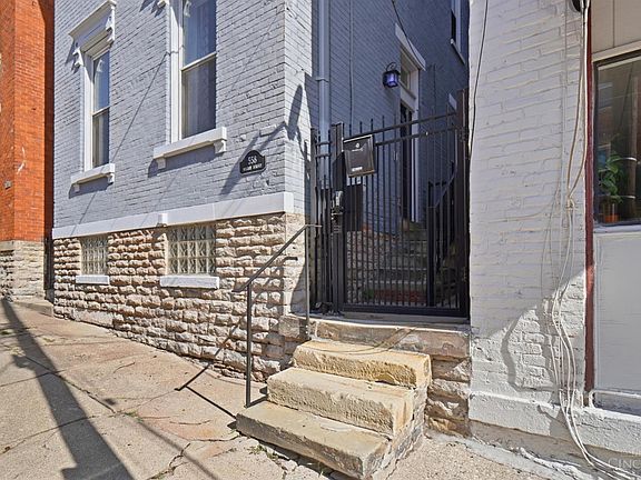 4th image of 558 Milton St