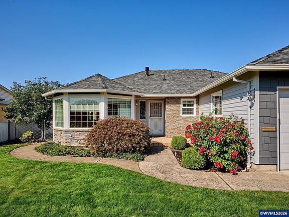 2nd image of 2015 Camellia Way