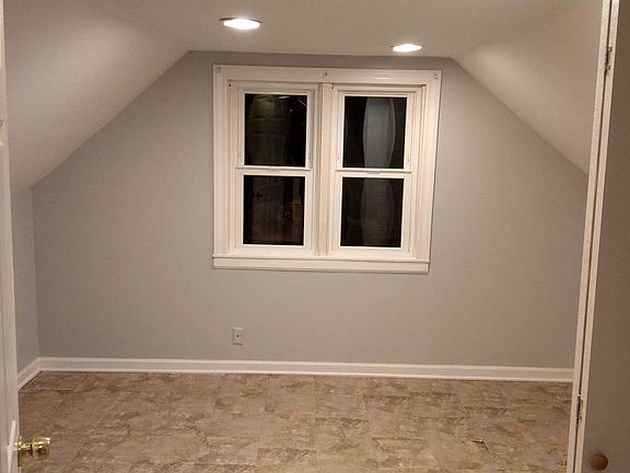 5th image of 8209 S Damen Ave