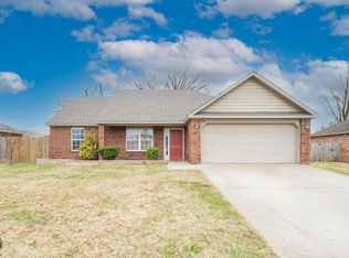 302 Oakley St, Pea Ridge, AR 72751