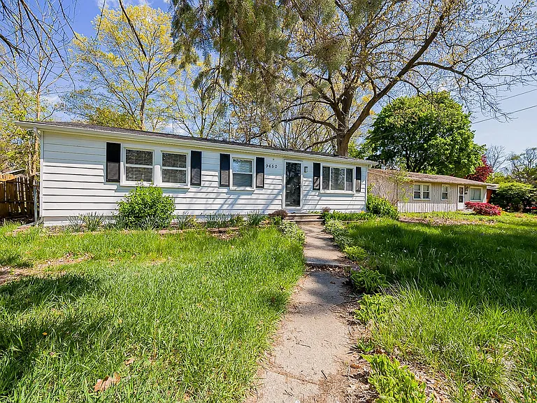 9650 Cooley Lake Rd — Photo 32