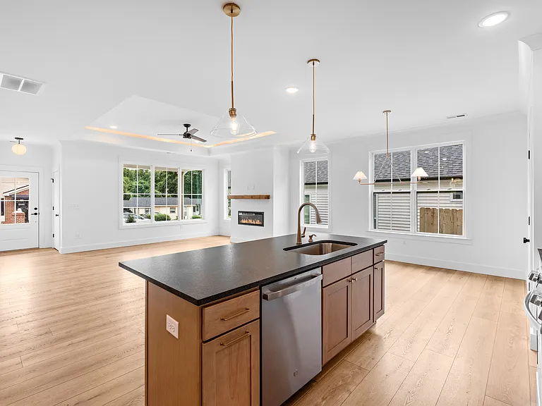 290 Morgan St — Photo 11