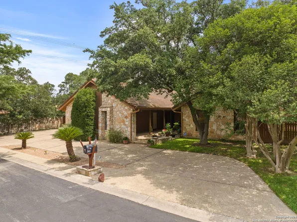 1503 Yosemite Oaks Cir, San Antonio, TX 78213