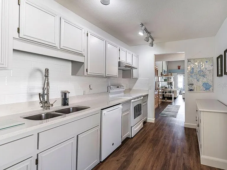 2225 Cypress Ct #2C — Photo 8