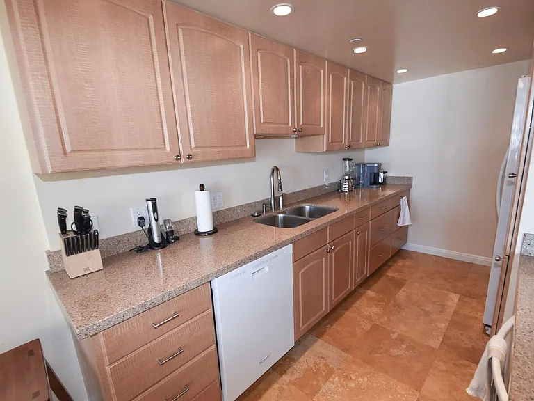 1750 Avenida Del Mundo #506 — Photo 11