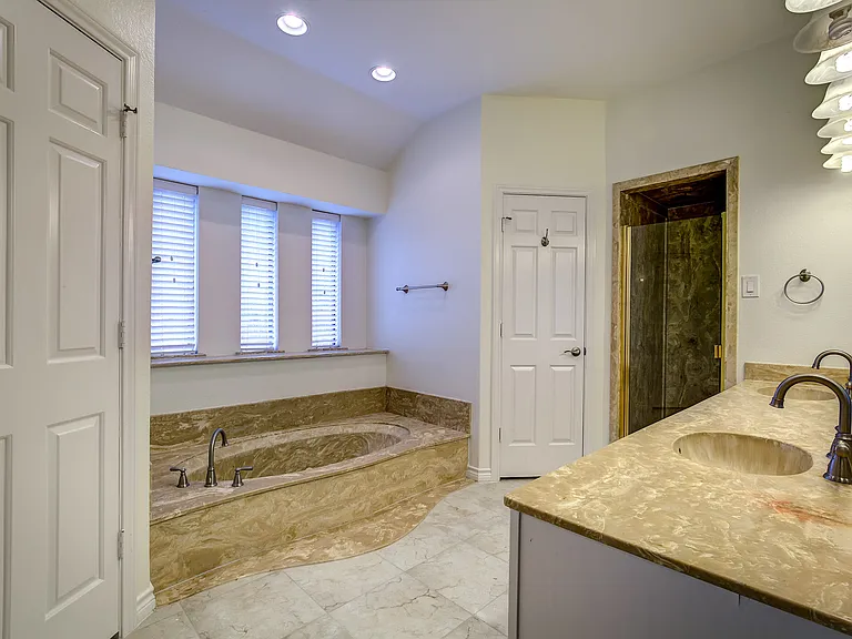 6612 Crestland Ave — Photo 10