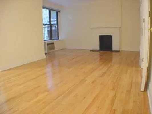 Rented by 4 Points Properties | media 27