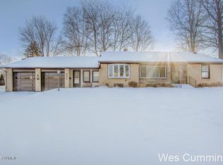 934 S Broas St, Belding, MI 48809