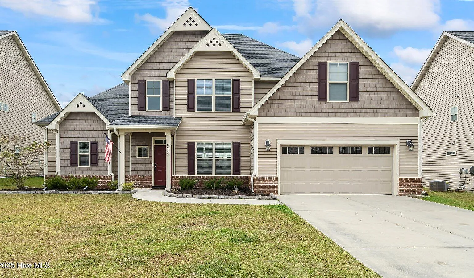 4 bed, 3.5 bath, $2,300 — Photo 1