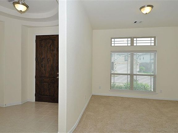 4th image of 21122 Normandy Glen St