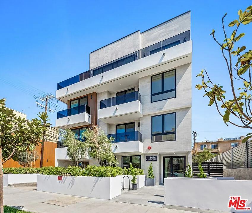 1414 1/2 S Beverly Dr #401