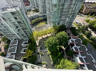 1077 Marinaside Cres #1906, Vancouver, BC V6Z2Z5