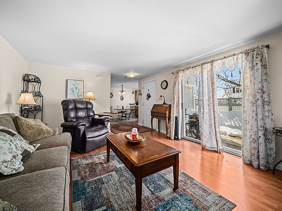 4th image of 16 Springfield Estates