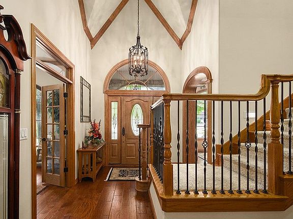 5th image of 3205 NW Marseille Ct