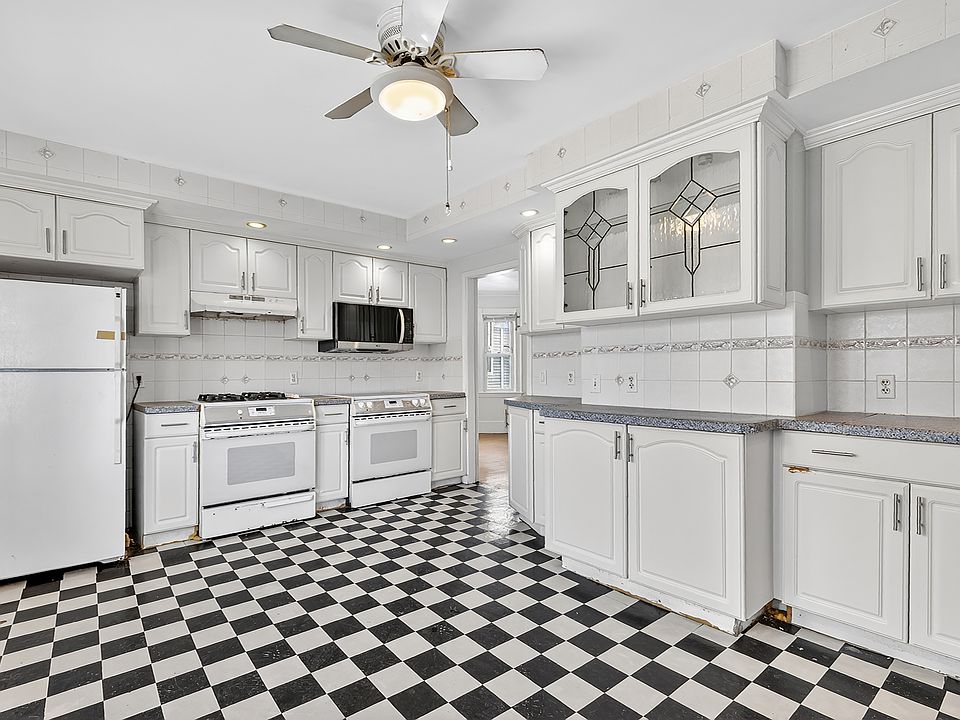 1st image of 36 Mapleton St