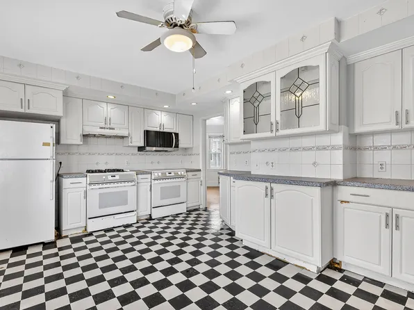 36 Mapleton St, Brighton, MA 02135