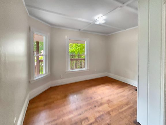 4th image of 37 Caledonia St NE