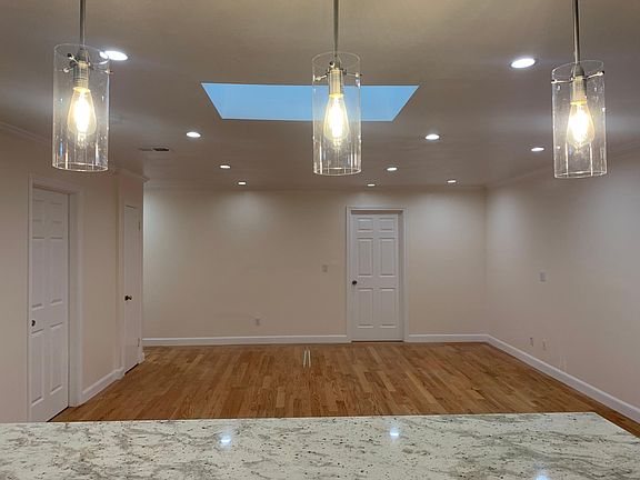 5th image of 1811 Louvaine Dr