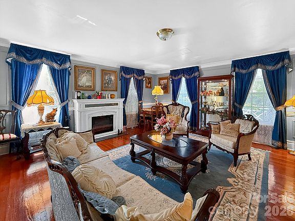 5th image of 192 W Court St