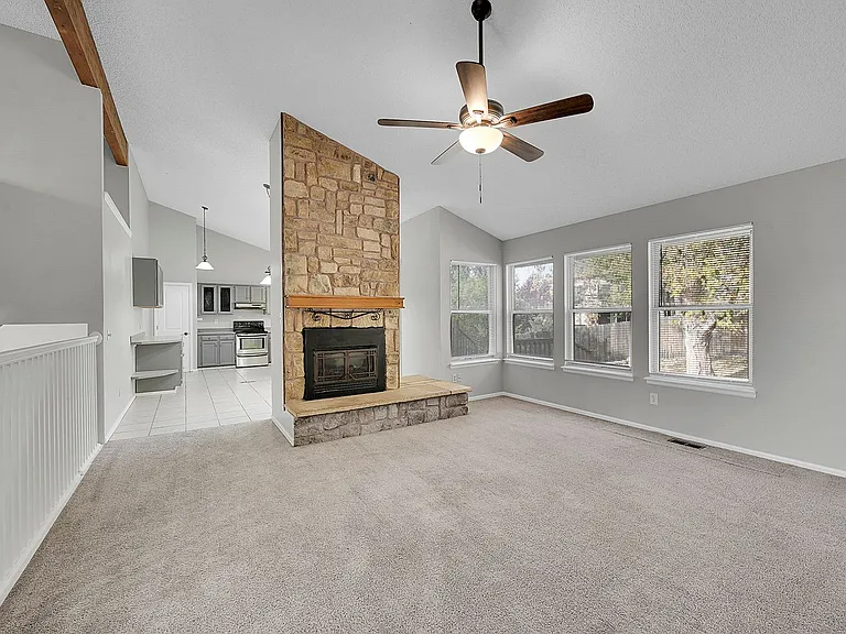 6940 Meadowwood Pl — Photo 4