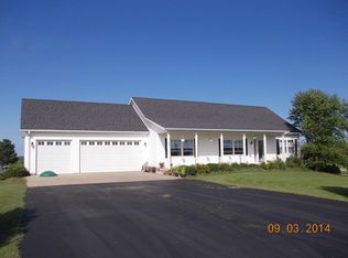 693 Woodchuck Way, Dixon, IL 61021