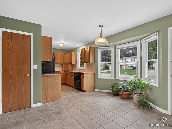 4th image of 1712 41st St SW