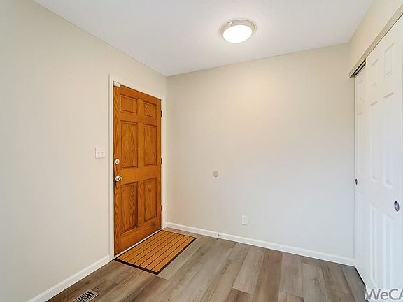 3rd image of 745 Mackenzie Dr