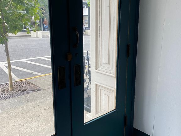 Keyless front entry.