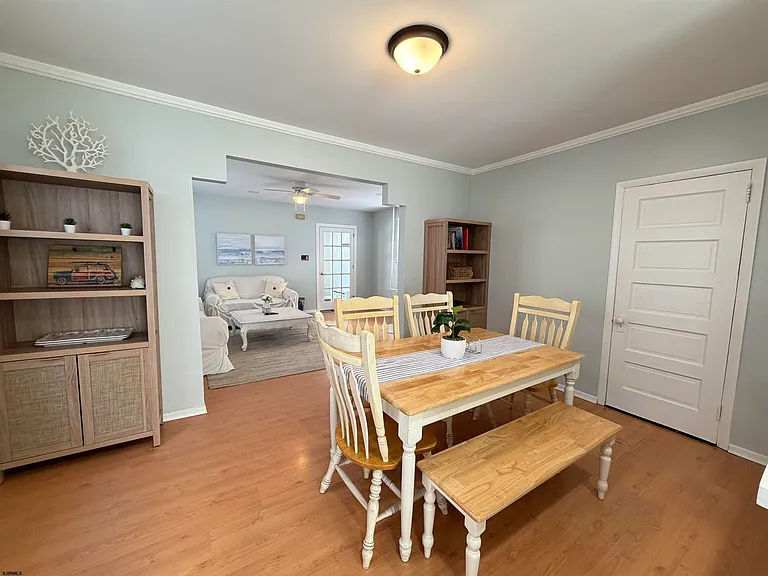 17 N Buffalo Ave — Photo 14