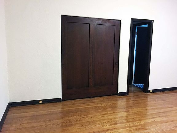 3rd image of 367 N Orange Grove Ave