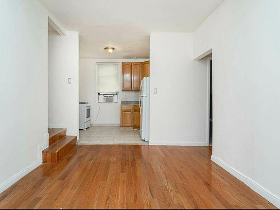3rd image of 21-05 33rd St #1D