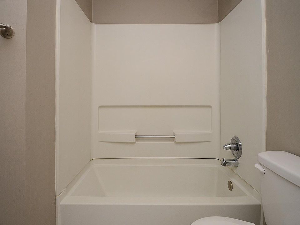 1st image of 649 S 19th Ave APT 4