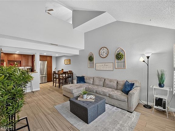 3rd image of 435 W 9th St Unit B3