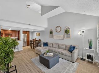435 W 9th St UNIT B3, Upland, CA 91786