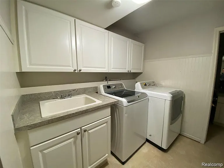 758 Sandalwood Dr — Photo 13