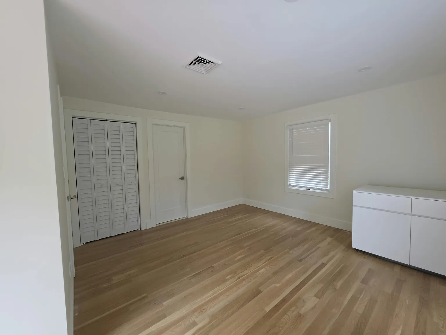 1 bed, $1,300 — Photo 4