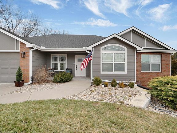3rd image of 1040 Highland Ridge Dr