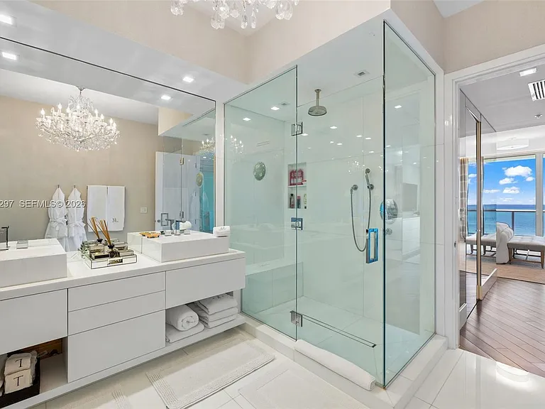 50 S Pointe Dr #1502/03 — Photo 27