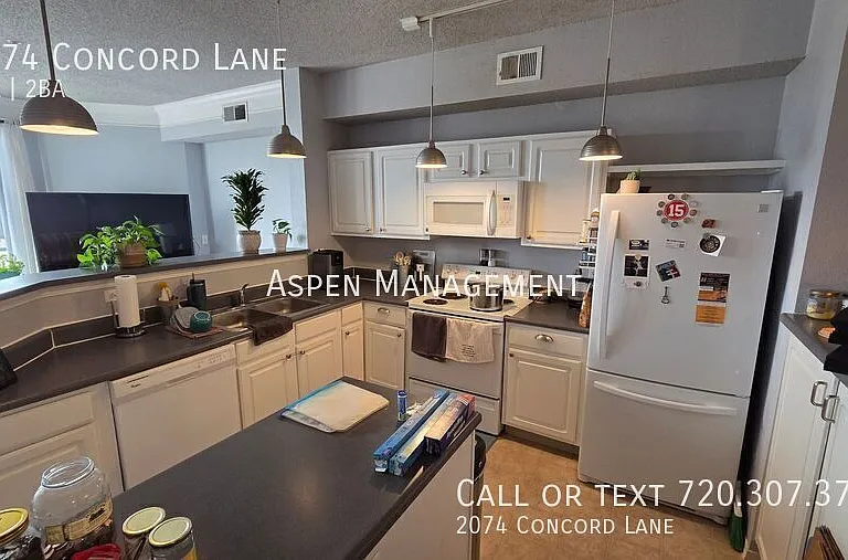 2074 Concord Ln — Photo 6