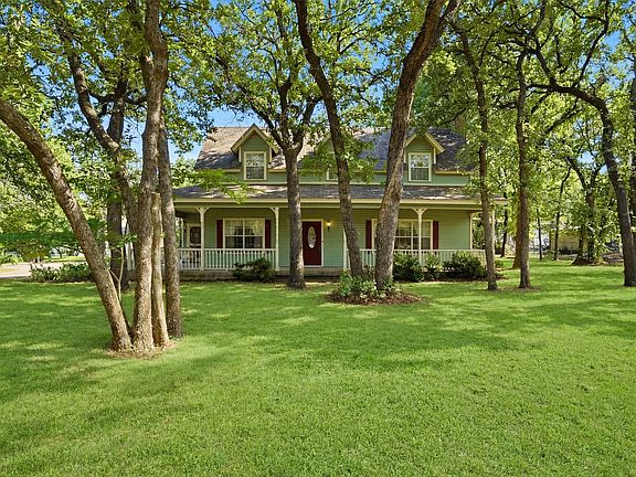3rd image of 1000 Barry Ln