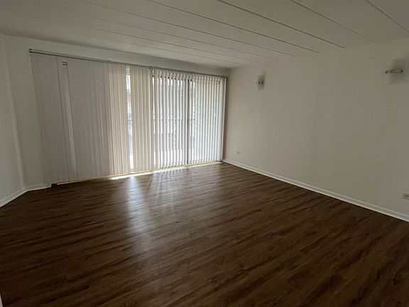 3rd image of 5300 S Kedzie Ave APT 202