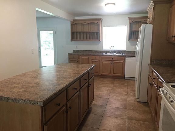 Kitchen with island/bar combo