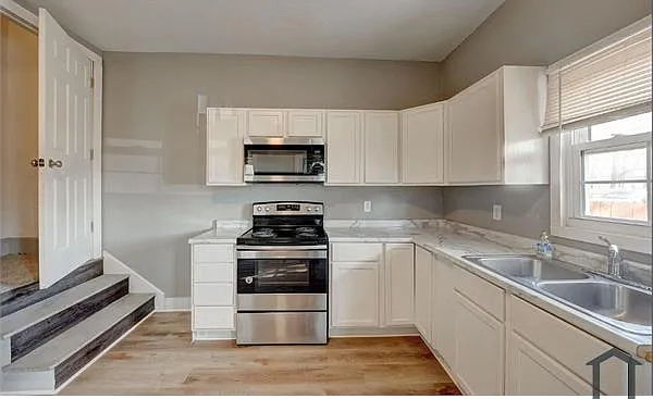 1203 Edgar St — Photo 4