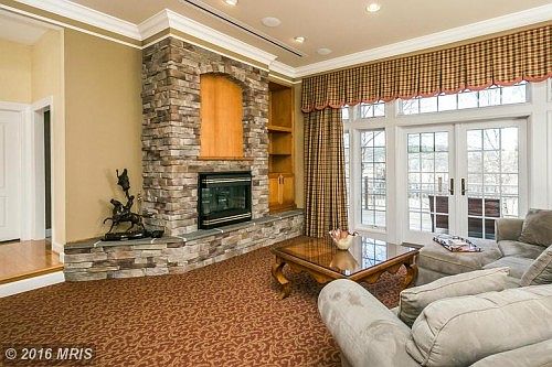 4th image of 4506 Rosemarys Way