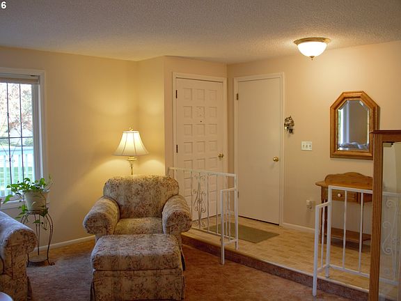 5th image of 1116 SE 103rd Ave
