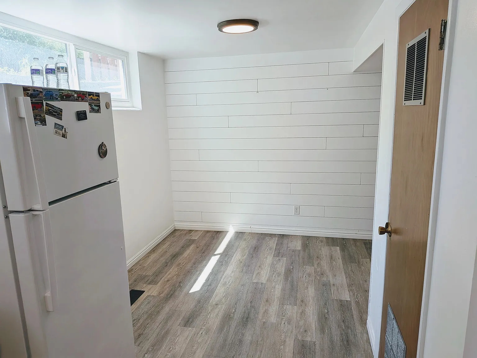 Basement Single Family Apartment — Photo 4